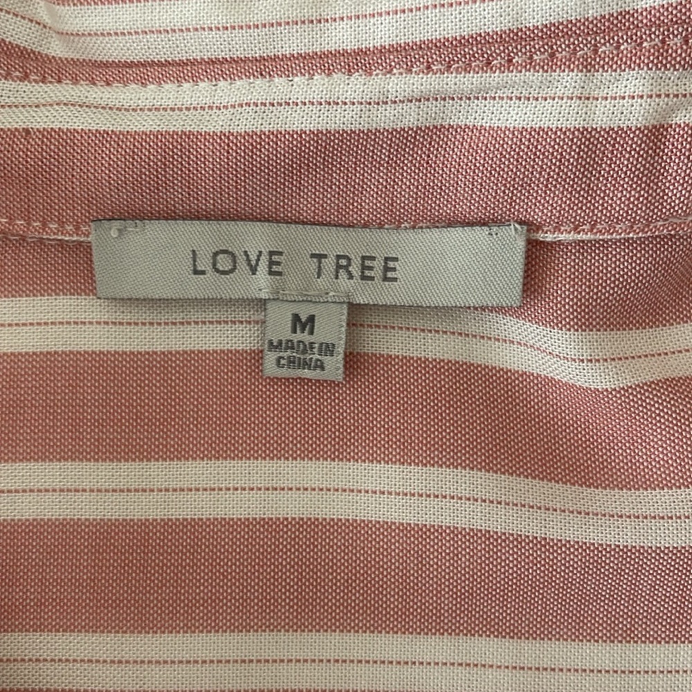 Short blouse by Love Tree in size medium - Picture 3 of 5